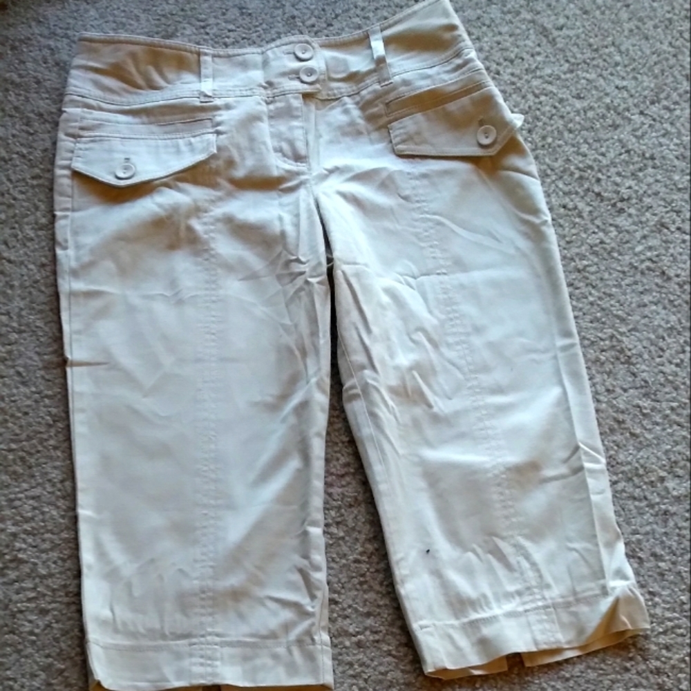 women's capri. 26